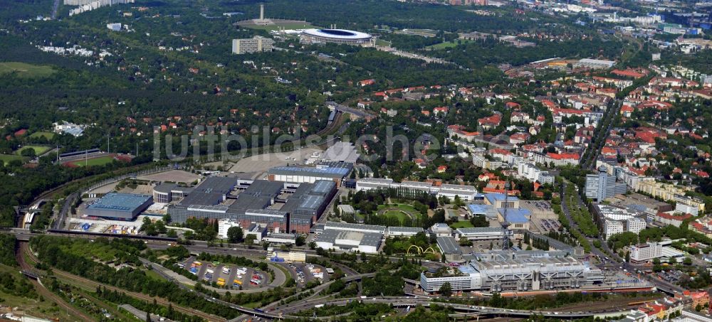 Berlin aus der Vogelperspektive: Gelände der MEsse Berlin mit Funkturm und ICC im Stadtbezirk Charlottenburg-Wilmersdorf von Berlin