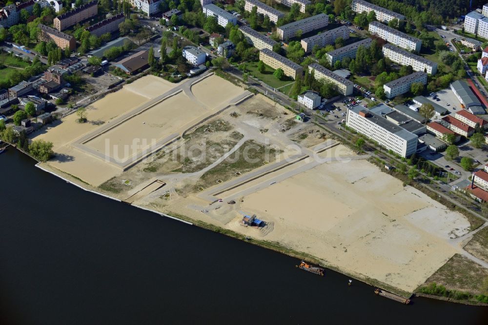 Luftbild Berlin - Gelände des Neubauprojektes NeueWasserliebe - 52 Grad Nord Wohnen am Wasser in Berlin-Grünau im Ortsteil Grünau in Berlin