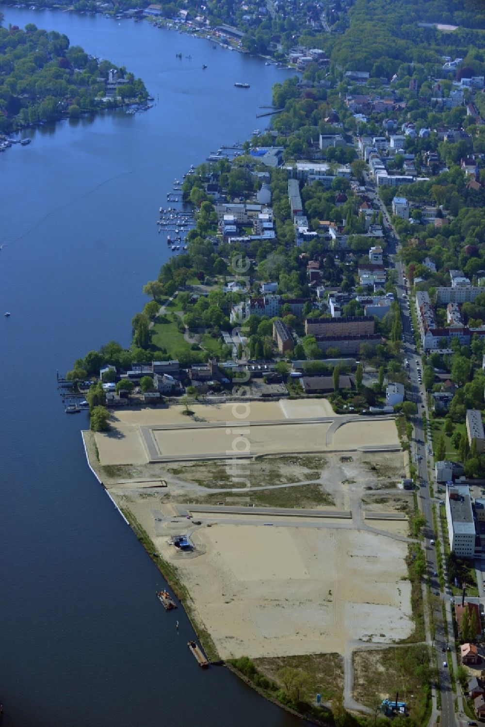 Berlin aus der Vogelperspektive: Gelände des Neubauprojektes NeueWasserliebe - 52 Grad Nord Wohnen am Wasser in Berlin-Grünau im Ortsteil Grünau in Berlin