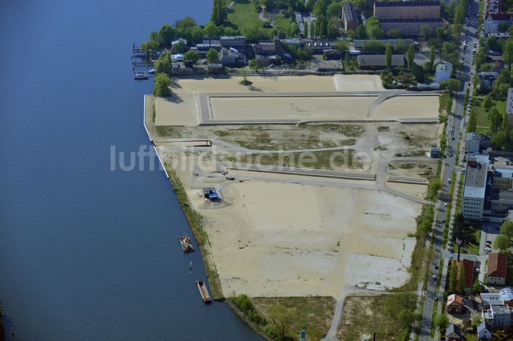 Luftbild Berlin - Gelände des Neubauprojektes NeueWasserliebe - 52 Grad Nord Wohnen am Wasser in Berlin-Grünau im Ortsteil Grünau in Berlin