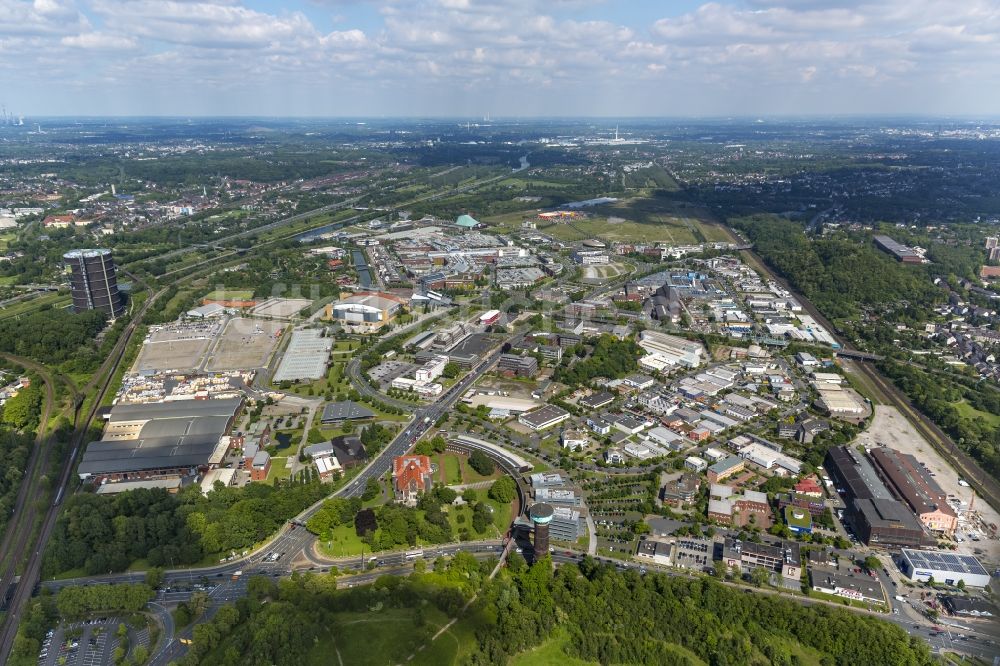 Luftaufnahme Oberhausen - Gelände der Neue Mitte am Rhein-Herne-Kanal mit dem Gelände des Einkaufs- und Freizeitzentrum CentrO am ehemaligen Standort des früheren Stahlwerk Oberhausen in Nordrhein-Westfalen