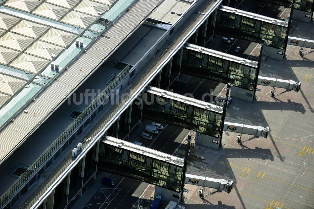 Luftaufnahme Schönefeld - Gelände des neuen Flughafens BER / BBI BERLIN BRANDENBURG AIRPORT Willi Brandt in Schönefeld im Bundesland Brandenburg