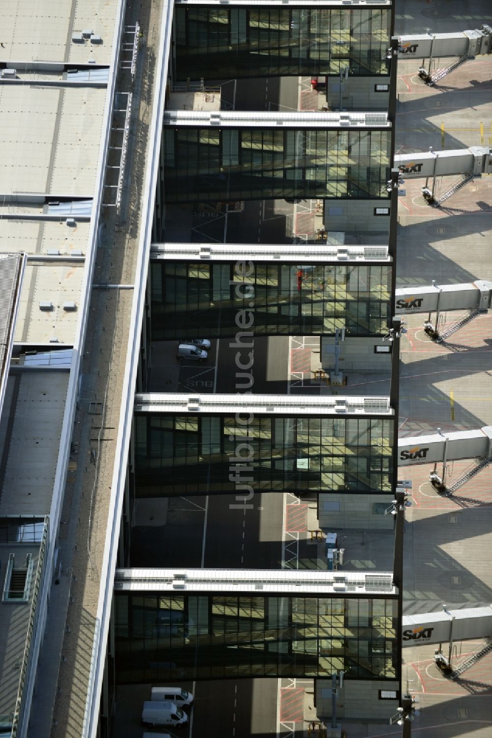 Schönefeld aus der Vogelperspektive: Gelände des neuen Flughafens BER / BBI BERLIN BRANDENBURG AIRPORT Willi Brandt in Schönefeld im Bundesland Brandenburg