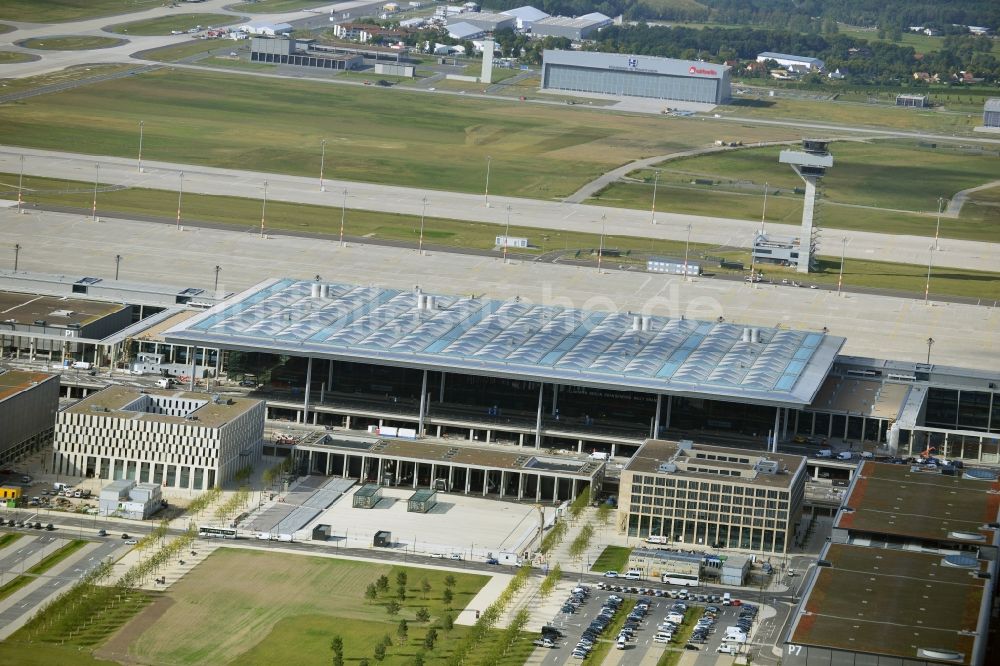 Luftaufnahme Schönefeld - Gelände des neuen Flughafens BER / BBI BERLIN BRANDENBURG AIRPORT Willi Brandt in Schönefeld im Bundesland Brandenburg