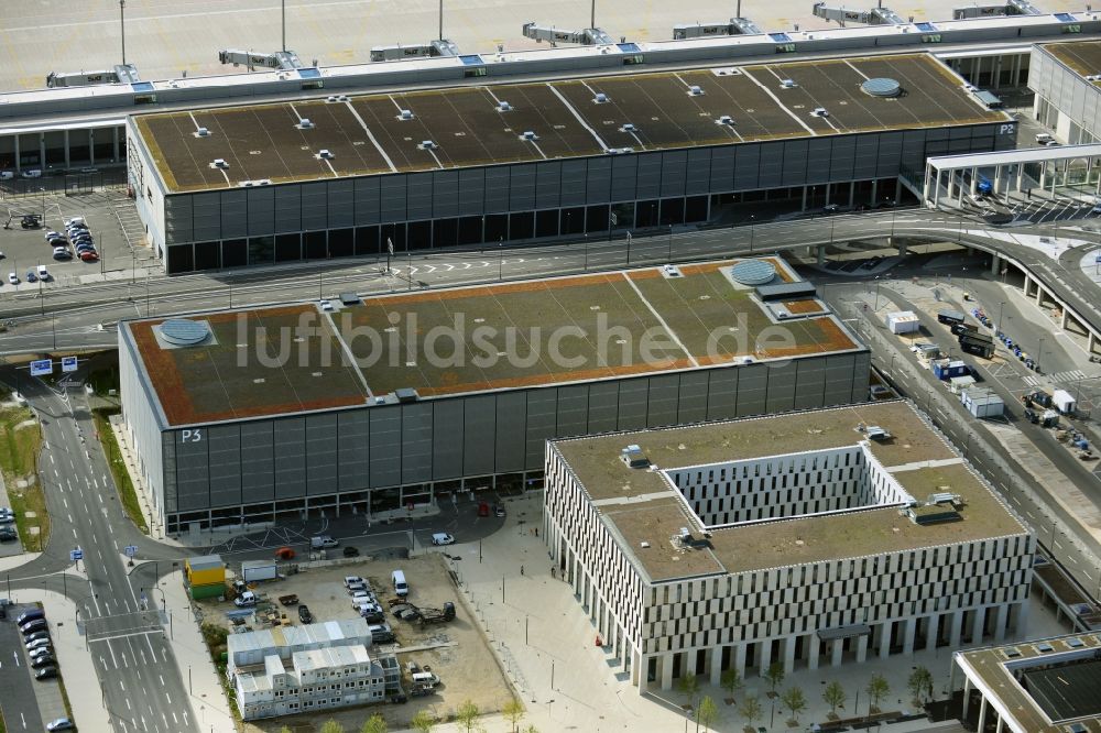 Luftaufnahme Schönefeld - Gelände des neuen Flughafens BER / BBI BERLIN BRANDENBURG AIRPORT Willi Brandt in Schönefeld im Bundesland Brandenburg