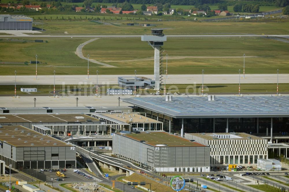 Schönefeld von oben - Gelände des neuen Flughafens BER / BBI BERLIN BRANDENBURG AIRPORT Willi Brandt in Schönefeld im Bundesland Brandenburg