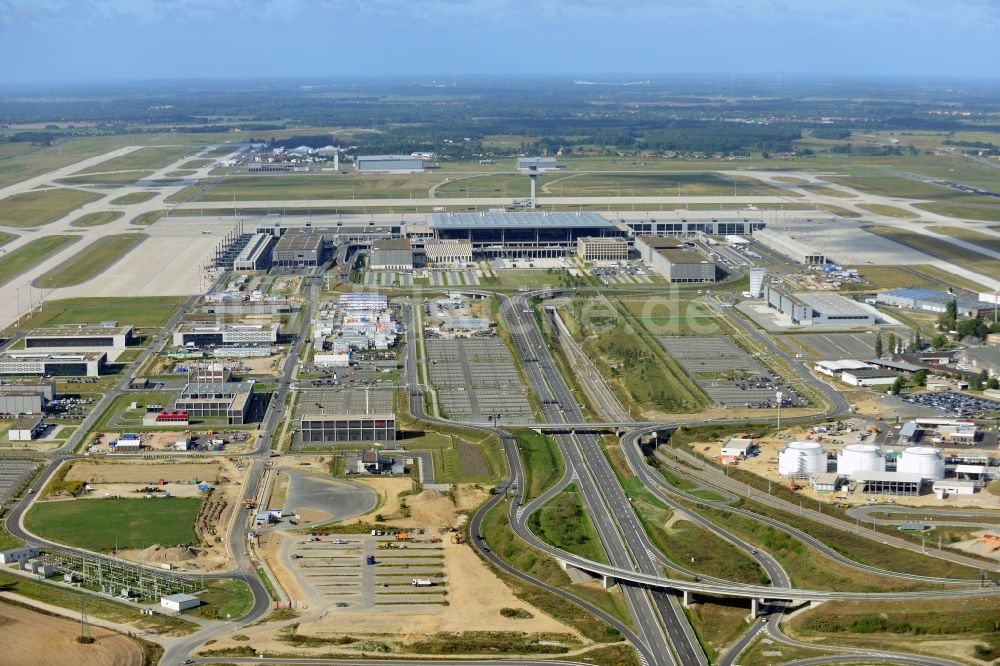 Luftaufnahme Schönefeld - Gelände des neuen Flughafens BER / BBI BERLIN BRANDENBURG AIRPORT Willi Brandt in Schönefeld im Bundesland Brandenburg