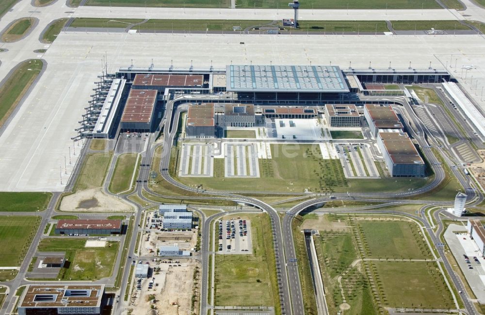 Luftbild Schönefeld - Gelände des neuen Flughafens BER / BBI BERLIN BRANDENBURG AIRPORT Willi Brandt in Schönefeld im Bundesland Brandenburg