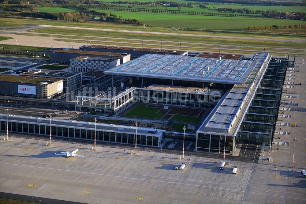 Luftbild Schönefeld - Gelände des neuen Flughafens BER / BBI BERLIN BRANDENBURG AIRPORT Willi Brandt in Schönefeld im Bundesland Brandenburg