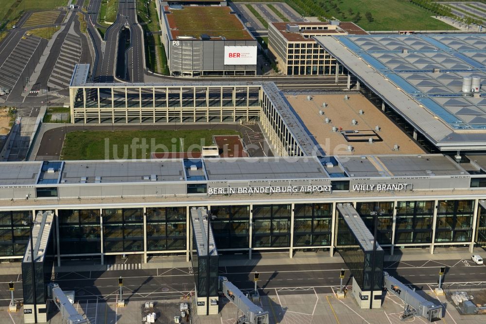 Luftaufnahme Schönefeld - Gelände des neuen Flughafens BER / BBI BERLIN BRANDENBURG AIRPORT Willi Brandt in Schönefeld im Bundesland Brandenburg