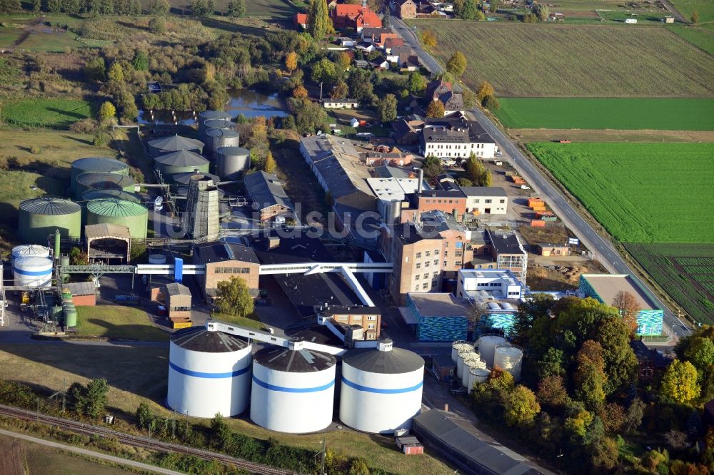 Frellstedt von oben - Gelände der Norddeutschen Zucker- Raffinerie GmbH in Frellstedt im Bundesland Niedersachsen