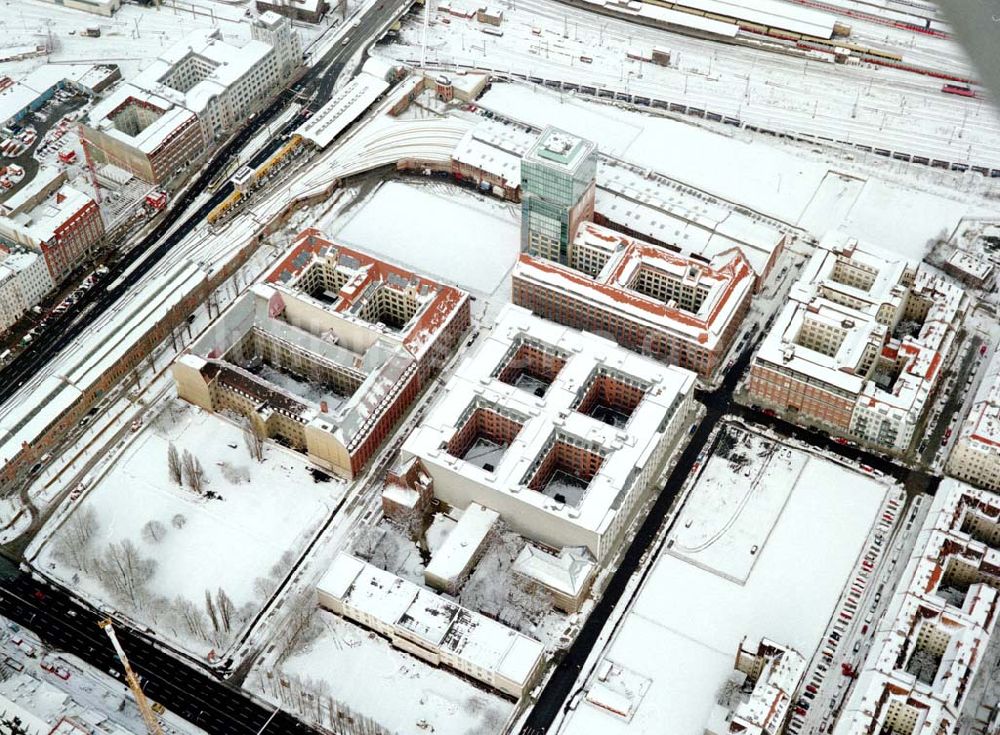 Berlin-Friedrichshain von oben - Gelände der Oberbaumcity am S- und U-Bahnhof Warschauer Straße in Berlin - Friedrichshain - ein Objekt der HVB - Projekt GmbH