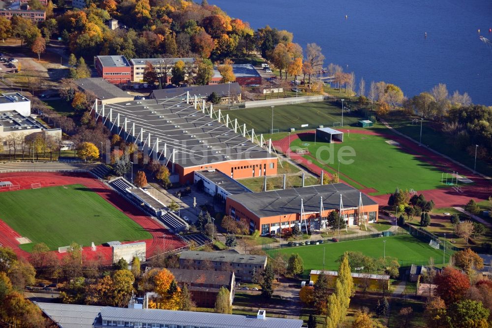 Potsdam von oben - Gelände des Olympischen Sportclubs Potsdam Luftschiffhafen e.V. in Potsdam im Bundesland Brandenburg