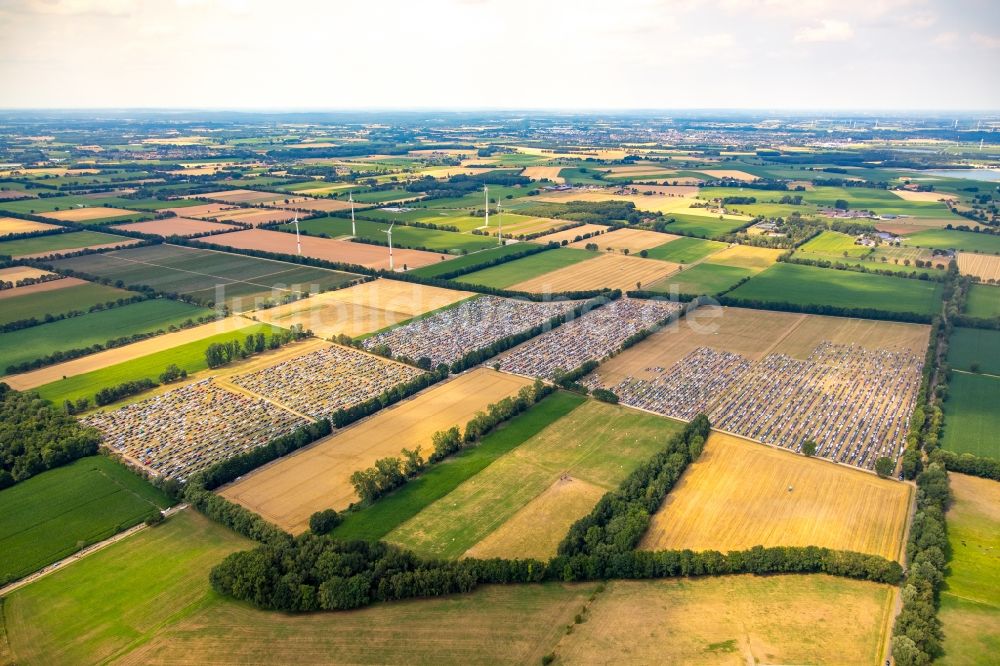 Luftaufnahme Weeze - Gelände des PAROOKAVILLE - Electronic Music Festival in Weeze im Bundesland Nordrhein-Westfalen, Deutschland