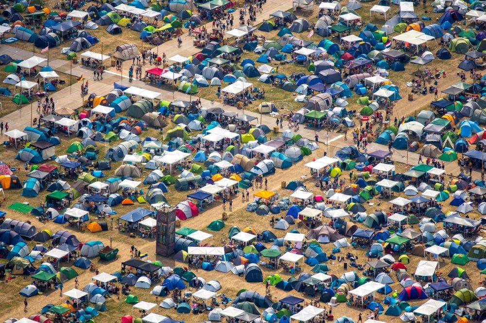 Weeze aus der Vogelperspektive: Gelände des PAROOKAVILLE - Electronic Music Festival in Weeze im Bundesland Nordrhein-Westfalen, Deutschland