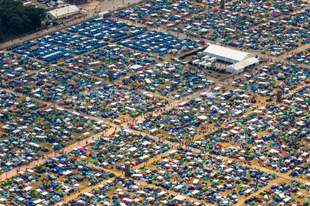 Weeze aus der Vogelperspektive: Gelände des PAROOKAVILLE - Electronic Music Festival in Weeze im Bundesland Nordrhein-Westfalen, Deutschland