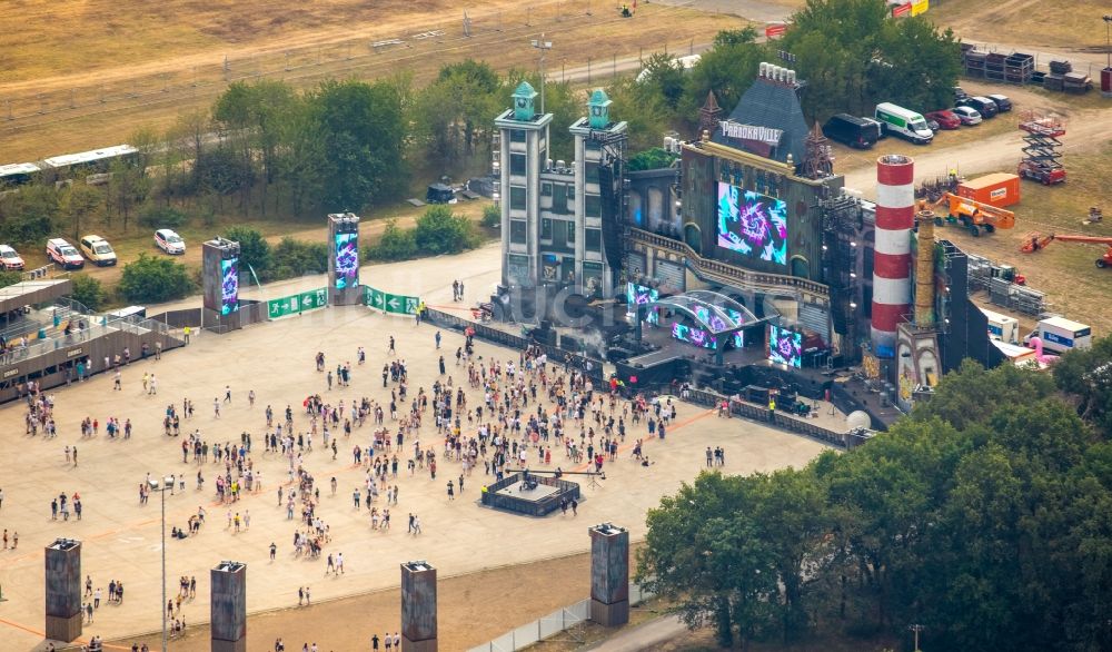 Weeze von oben - Gelände des PAROOKAVILLE - Electronic Music Festival in Weeze im Bundesland Nordrhein-Westfalen, Deutschland