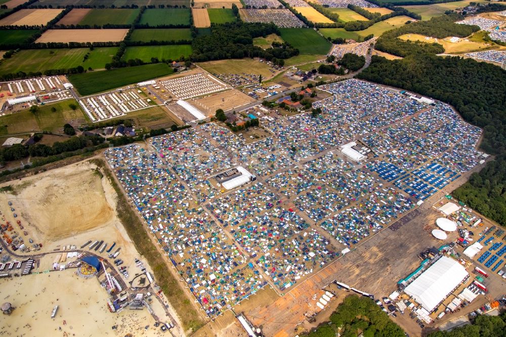 Weeze von oben - Gelände des PAROOKAVILLE - Electronic Music Festival in Weeze im Bundesland Nordrhein-Westfalen, Deutschland