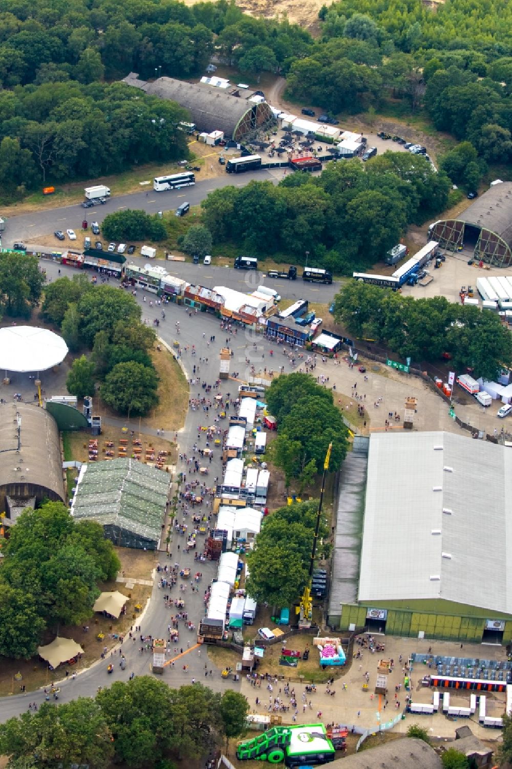 Weeze aus der Vogelperspektive: Gelände des PAROOKAVILLE - Electronic Music Festival in Weeze im Bundesland Nordrhein-Westfalen, Deutschland