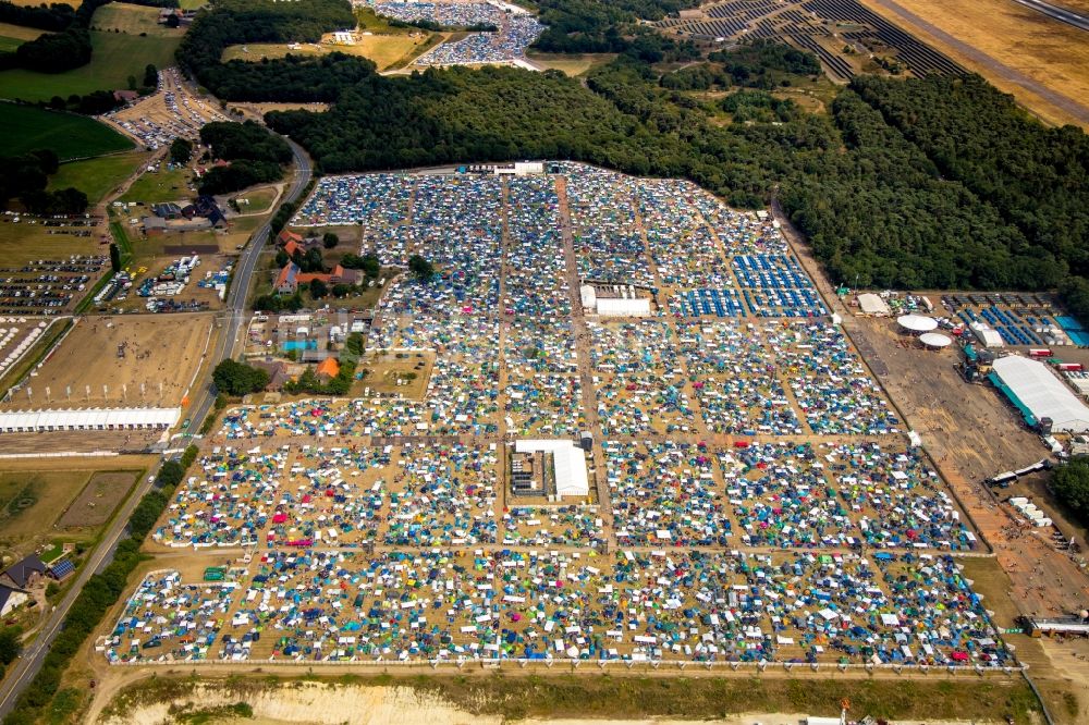 Luftaufnahme Weeze - Gelände des PAROOKAVILLE - Electronic Music Festival in Weeze im Bundesland Nordrhein-Westfalen, Deutschland