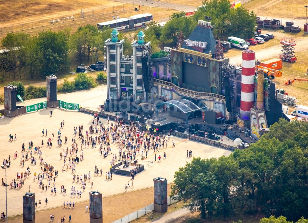 Weeze aus der Vogelperspektive: Gelände des PAROOKAVILLE - Electronic Music Festival in Weeze im Bundesland Nordrhein-Westfalen, Deutschland