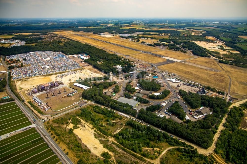 Luftbild Weeze - Gelände des PAROOKAVILLE - Electronic Music Festival in Weeze im Bundesland Nordrhein-Westfalen, Deutschland