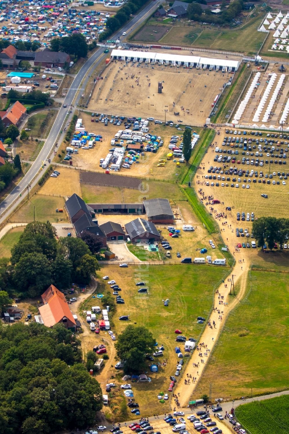 Luftbild Weeze - Gelände des PAROOKAVILLE - Electronic Music Festival in Weeze im Bundesland Nordrhein-Westfalen, Deutschland