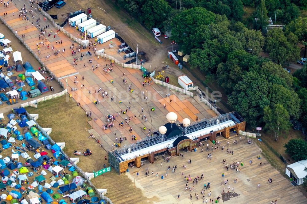 Weeze aus der Vogelperspektive: Gelände des PAROOKAVILLE - Electronic Music Festival in Weeze im Bundesland Nordrhein-Westfalen, Deutschland