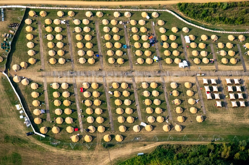 Weeze von oben - Gelände des PAROOKAVILLE - Electronic Music Festival in Weeze im Bundesland Nordrhein-Westfalen, Deutschland