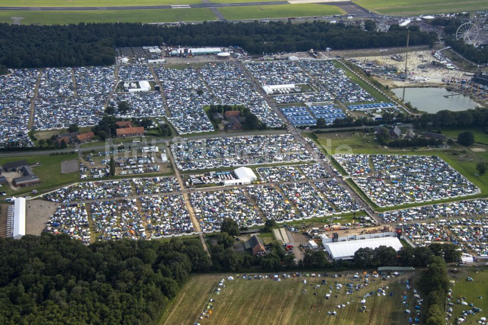 Luftbild Weeze - Gelände des PAROOKAVILLE - Electronic Music Festival in Weeze im Bundesland Nordrhein-Westfalen, Deutschland