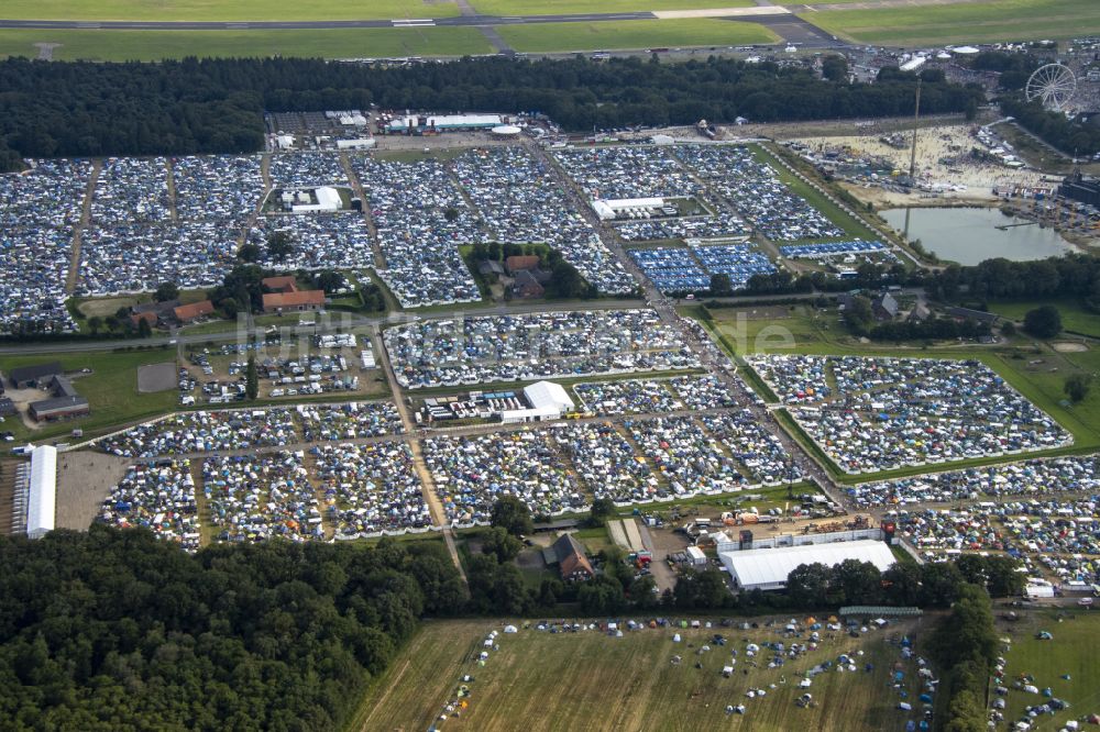 Weeze von oben - Gelände des PAROOKAVILLE - Electronic Music Festival in Weeze im Bundesland Nordrhein-Westfalen, Deutschland