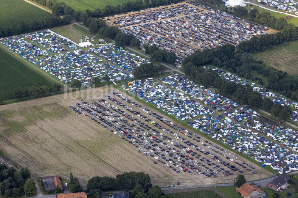 Luftaufnahme Weeze - Gelände des PAROOKAVILLE - Electronic Music Festival in Weeze im Bundesland Nordrhein-Westfalen, Deutschland