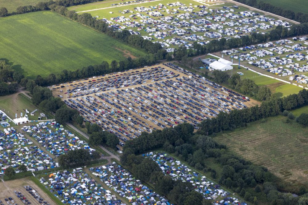 Weeze von oben - Gelände des PAROOKAVILLE - Electronic Music Festival in Weeze im Bundesland Nordrhein-Westfalen, Deutschland