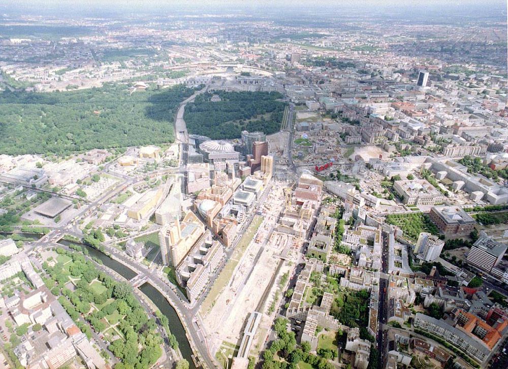 Berlin - Tiergarten aus der Vogelperspektive: Gelände des Potsdamer Platzes in Berlin-Tiergarten - ein Objekt der HVB - Projekt GmbH.