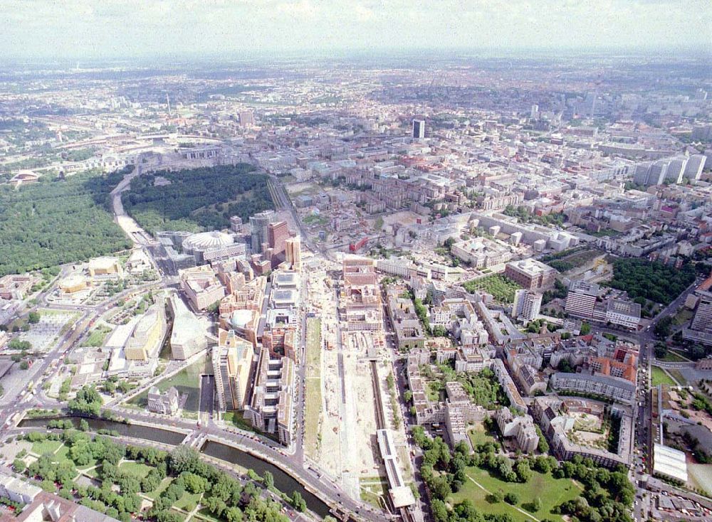 Luftbild Berlin - Tiergarten - Gelände des Potsdamer Platzes in Berlin-Tiergarten - ein Objekt der HVB - Projekt GmbH.