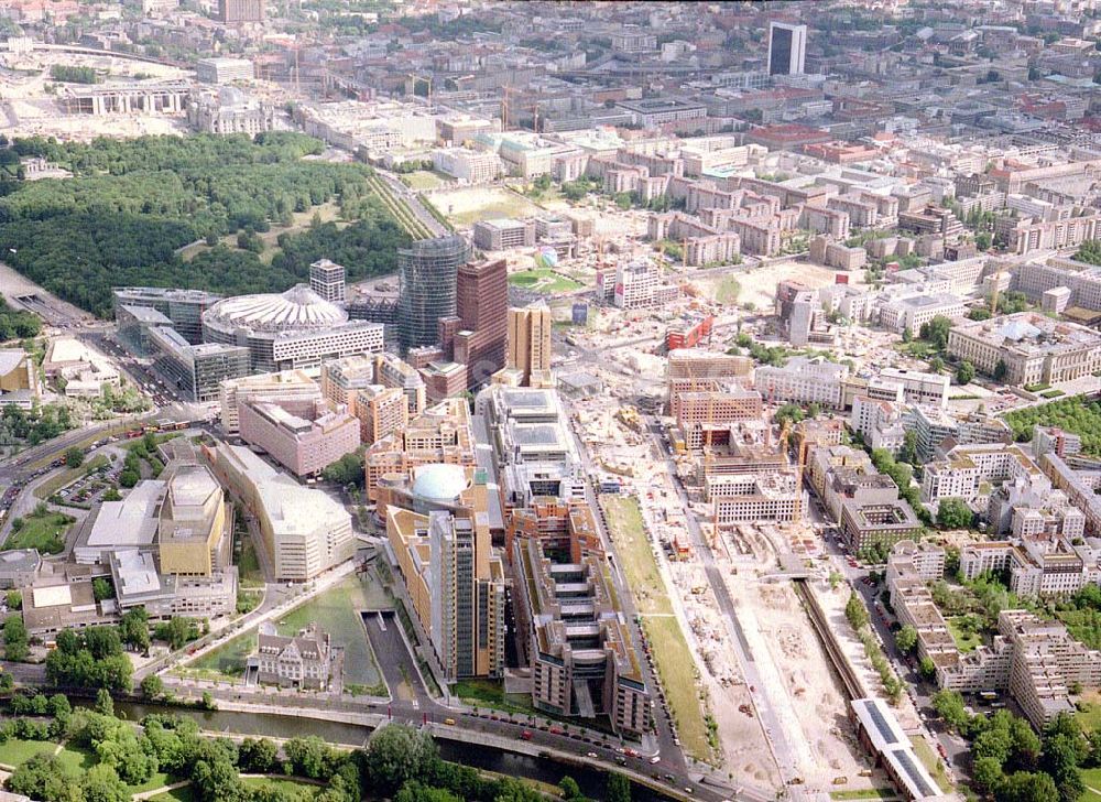 Luftbild Berlin - Tiergarten - Gelände des Potsdamer Platzes in Berlin-Tiergarten - ein Objekt der HVB - Projekt GmbH.