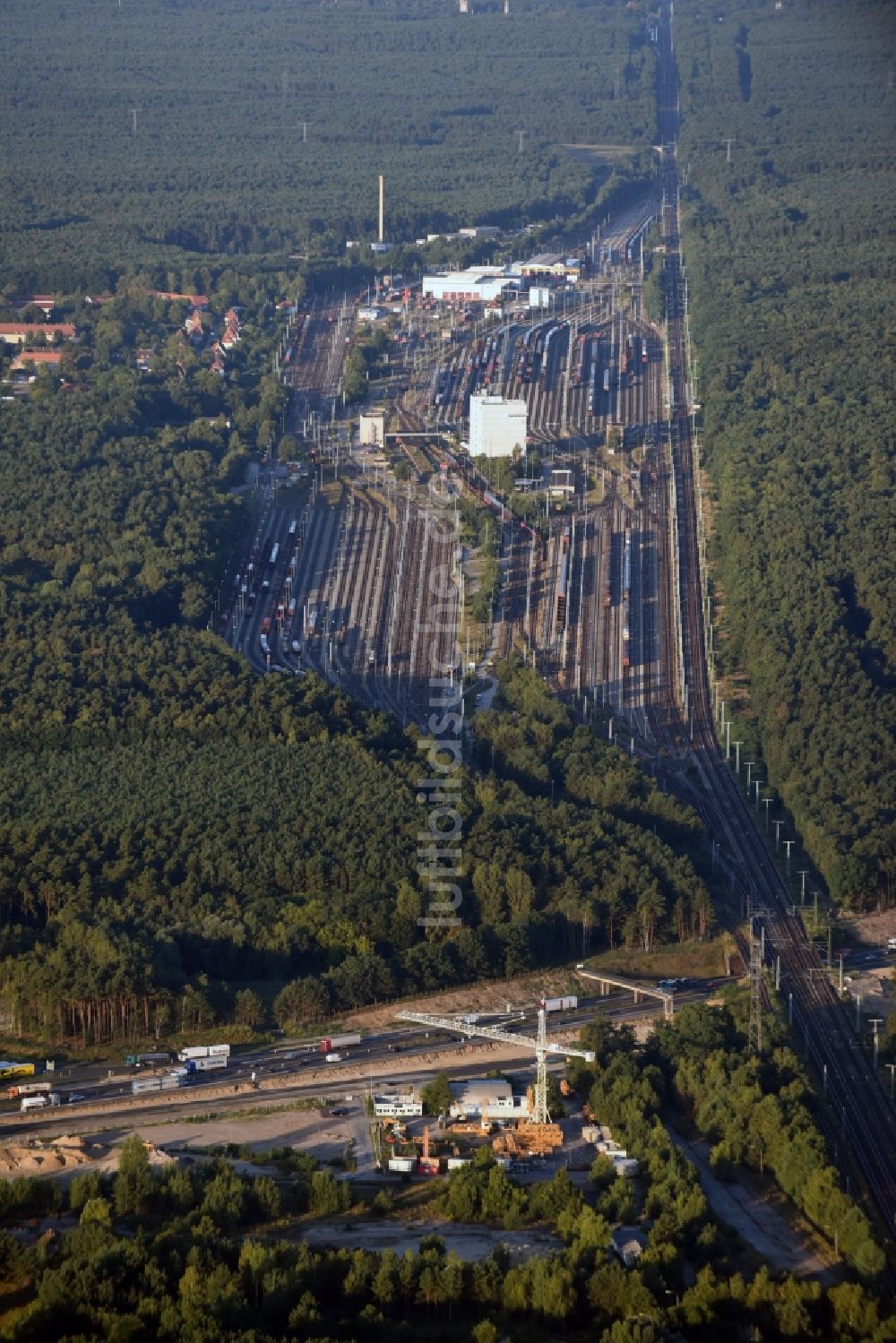 Seddiner See von oben - Gelände des Rangierbahnhofs und Stellwerkes Seddin der Deutschen Bahn in der Gemeinde Seddiner See im Bundesland Brandenburg