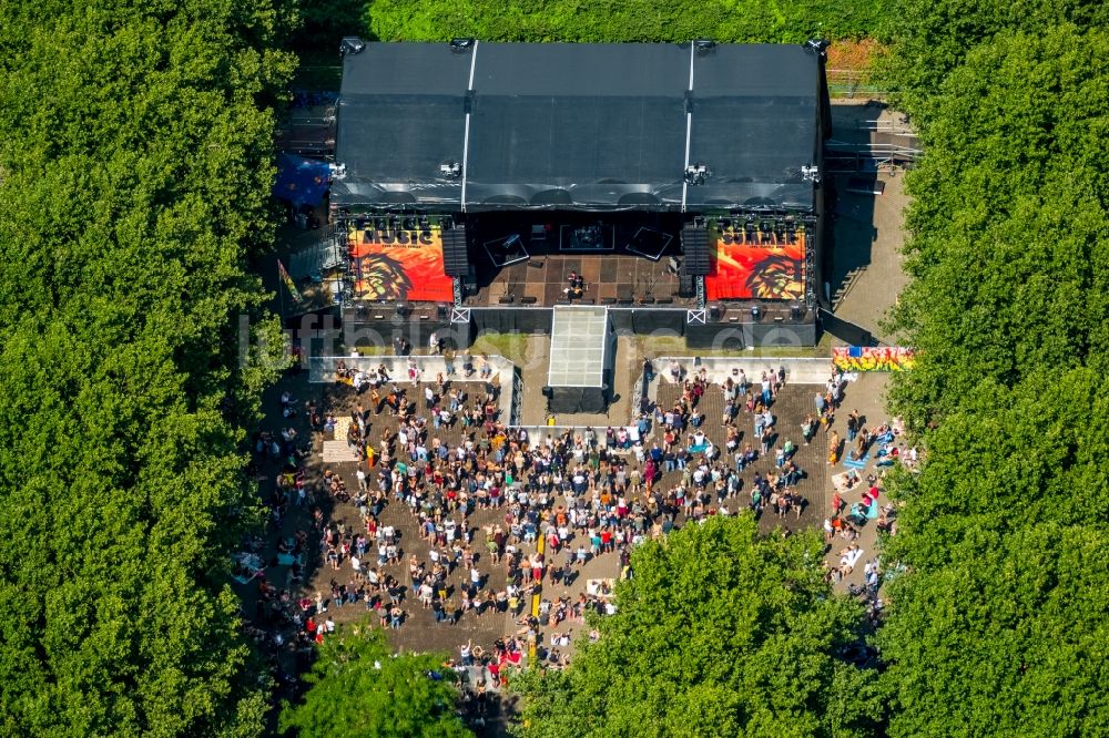 Mülheim an der Ruhr aus der Vogelperspektive: Gelände des Reggae Summers der Veranstaltungsproduktionen u-concert GmbH & Co.KG Musik- Festival in Mülheim an der Ruhr im Bundesland Nordrhein-Westfalen - NRW, Deutschland