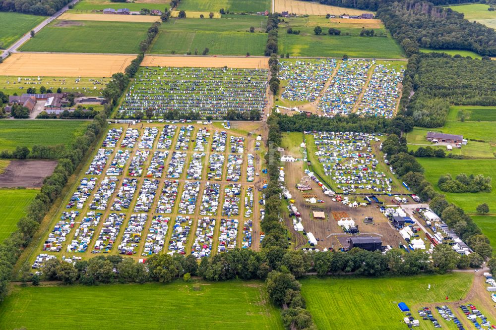 Hünxe von oben - Gelände des Ruhrpott Rodeo Festival Musik- Festival in Hünxe im Bundesland Nordrhein-Westfalen, Deutschland