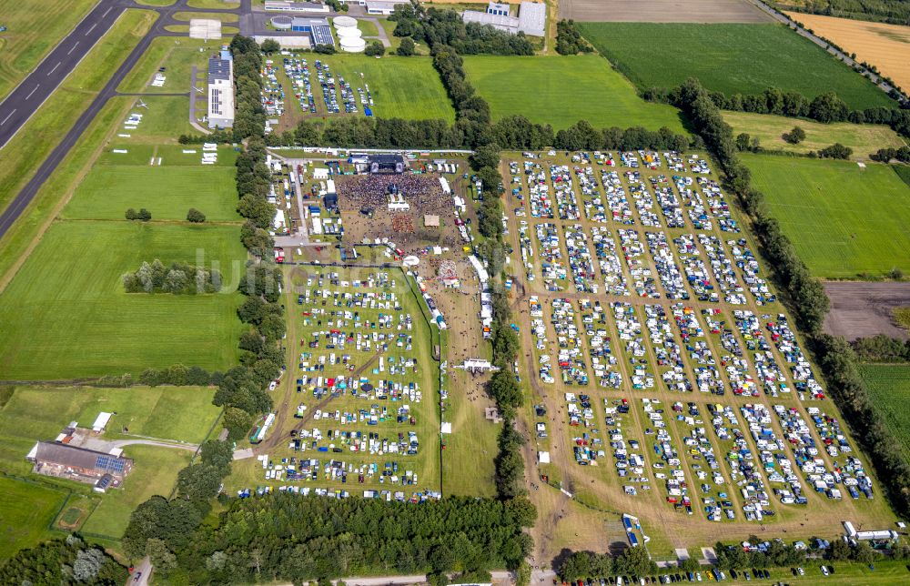 Luftaufnahme Hünxe - Gelände des Ruhrpott Rodeo Festival Musik- Festival in Hünxe im Bundesland Nordrhein-Westfalen, Deutschland