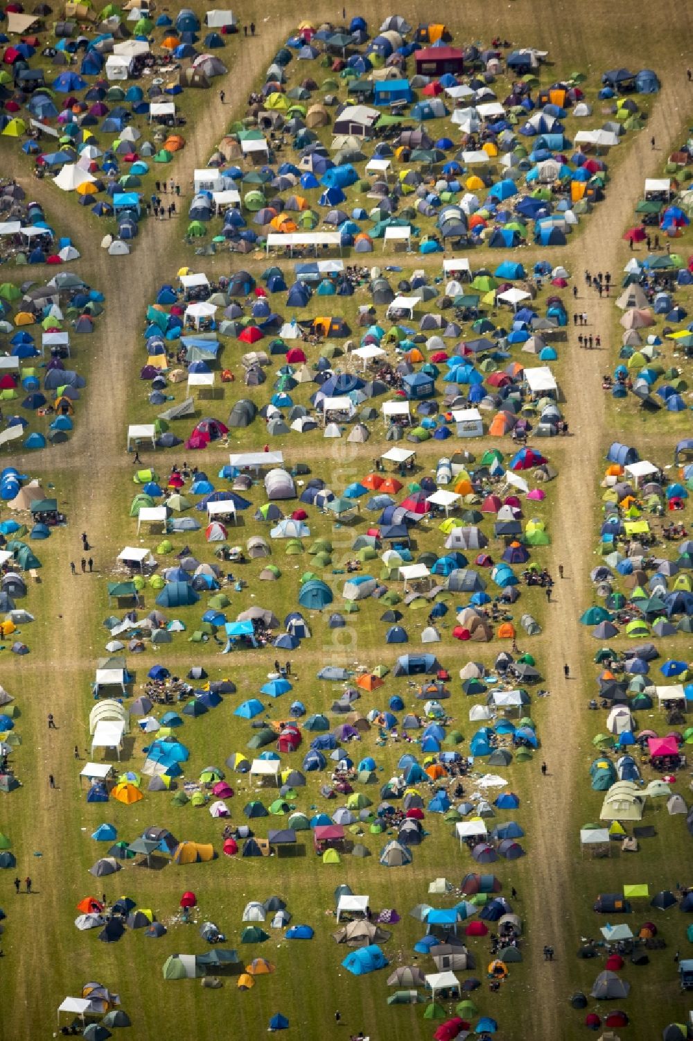 Hünxe von oben - Gelände des Ruhrpott Rodeo Musik- Festival am Flughafen Schwarze Heide bei Hünxe im Bundesland Nordrhein-Westfalen