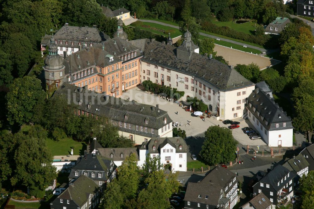 Luftaufnahme Bad Berleburg - Gelände des Schloß Berleburg mit Orangerie im Kreis Siegen-Wittgenstein