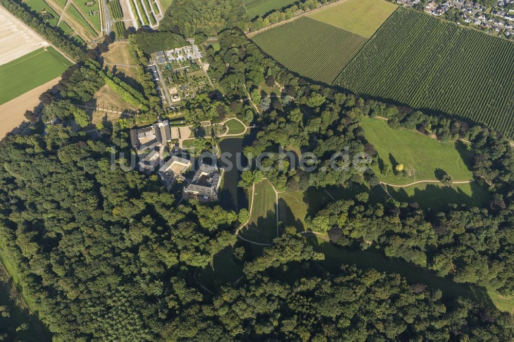 Luftbild Jüchen - Gelände von Schloss Dyck in Jüchen in Nordrhein-Westfalen