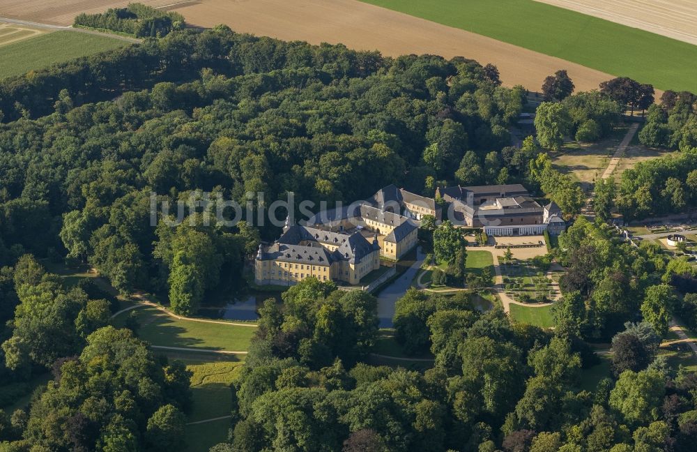 Luftbild Jüchen - Gelände von Schloss Dyck in Jüchen in Nordrhein-Westfalen