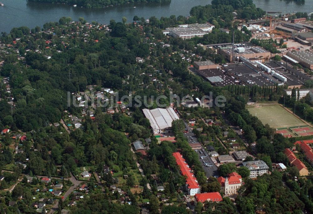 Luftbild Berlin Spandau - Gelände des SchulUmweltZentrum, dem früheren Förderverein der Gartenarbeitsschule Hakenfelde in Berlin - Spandau