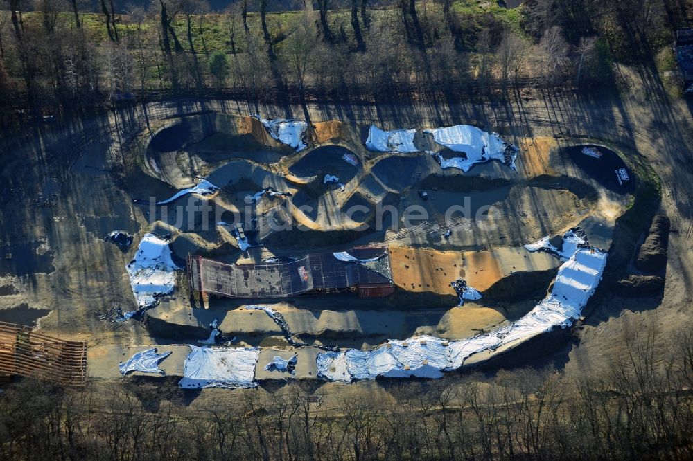 Luftaufnahme Berlin - Gelände des Skateparkes Mellowpark in Berlin Köpenick