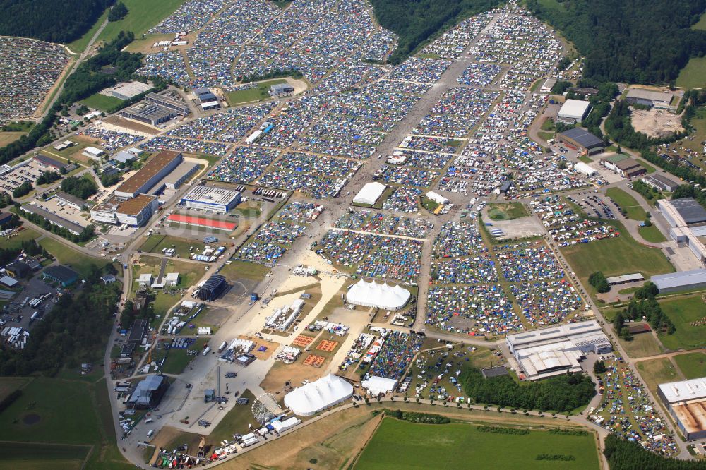 Neuhausen ob Eck aus der Vogelperspektive: Gelände des Southside Musik- Festival in Neuhausen ob Eck im Bundesland Baden-Württemberg, Deutschland