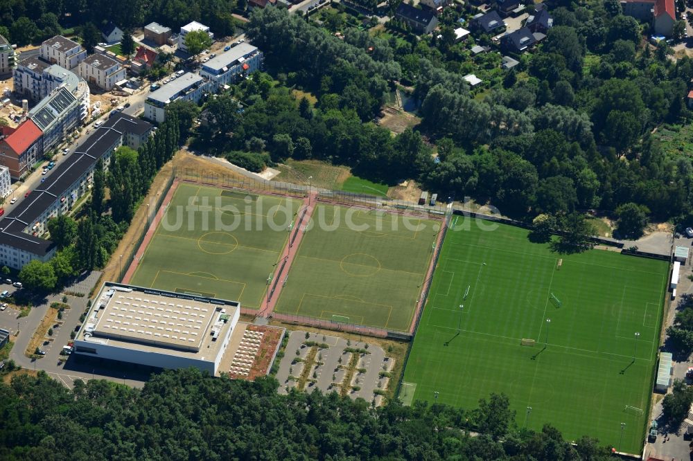 Berlin von oben - Gelände des Sportpark an der Großsporthalle / Sporthalle Alte Försterei in Köpenick in Berlin