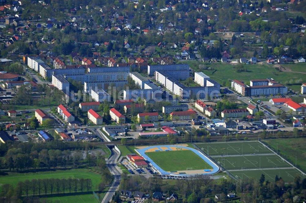 Falkensee von oben - Gelände des Sportpark Rosenstraße in Falkensee im Bundesland Brandenburg