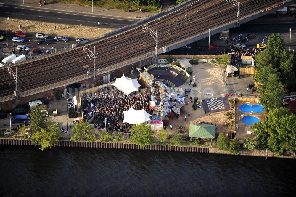 Berlin von oben - Gelände der Strandbar BAR25 in Berlin-Mitte